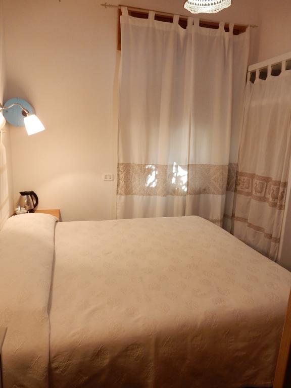 Bed & Breakfast Yin & Yang San Pantaleo Eksteriør billede